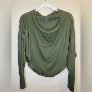 womens green off shoulder sweater!💚